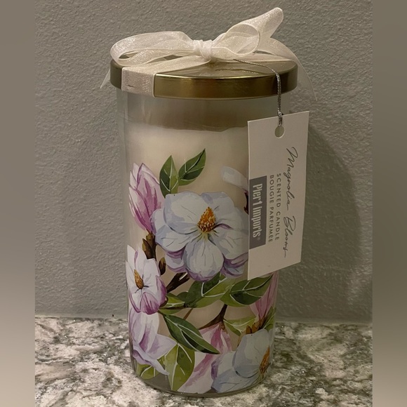 Pier 1 Magnolia Blooms Candle - Picture 3 of 9
